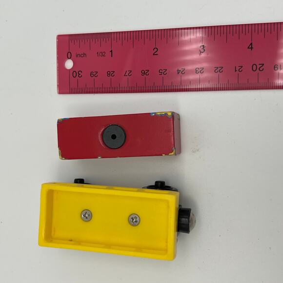 Thomas & Friends Wooden Railway Train Tank Sodor Cargo Co. Cargo Car Yellow Red - Picture 6 of 7